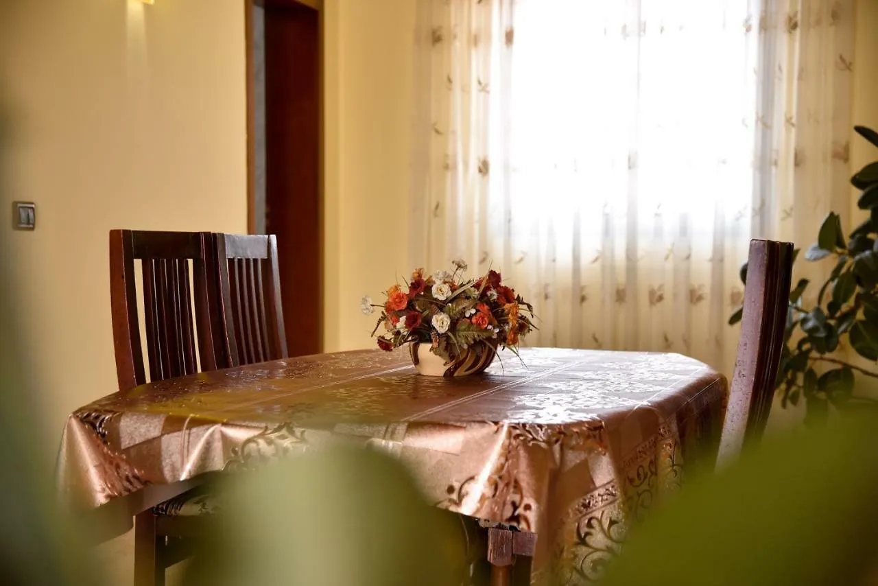 Villa Garden Shkodra 0*, Shkoder